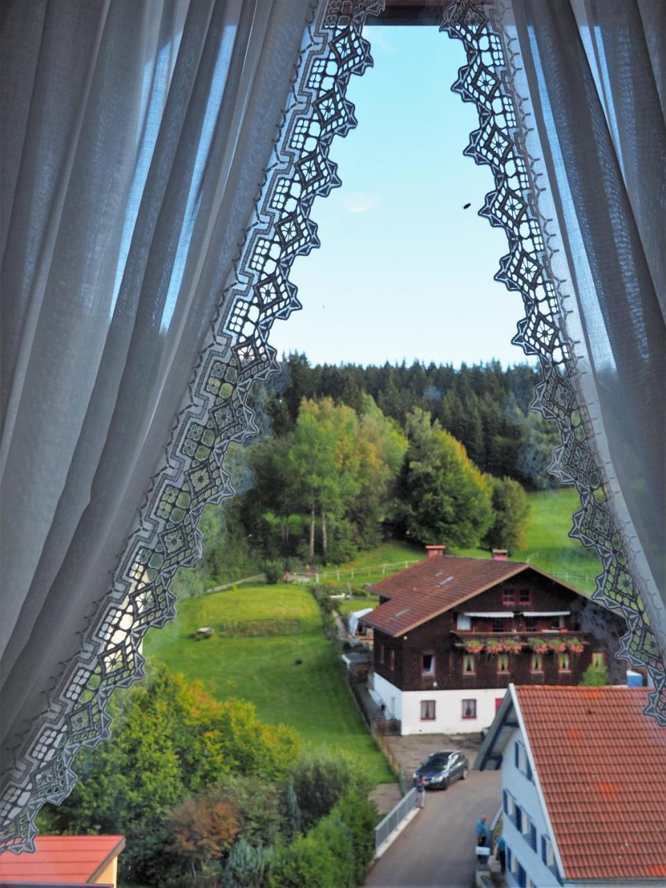 Landgasthof Zum Schwarzen Grat Isny im Allgäu Exterior foto